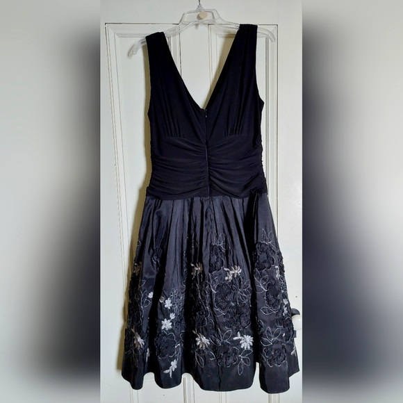 Black party dress with silver accents - Picture 3 of 4